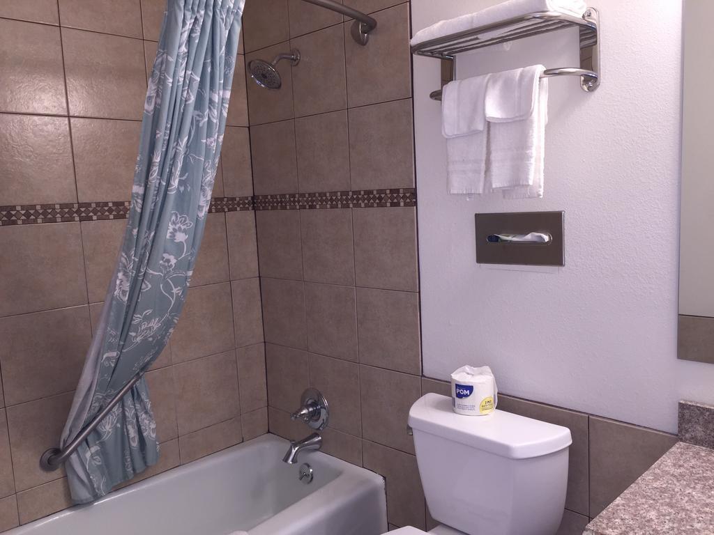 Roswell Inn Motel 2*